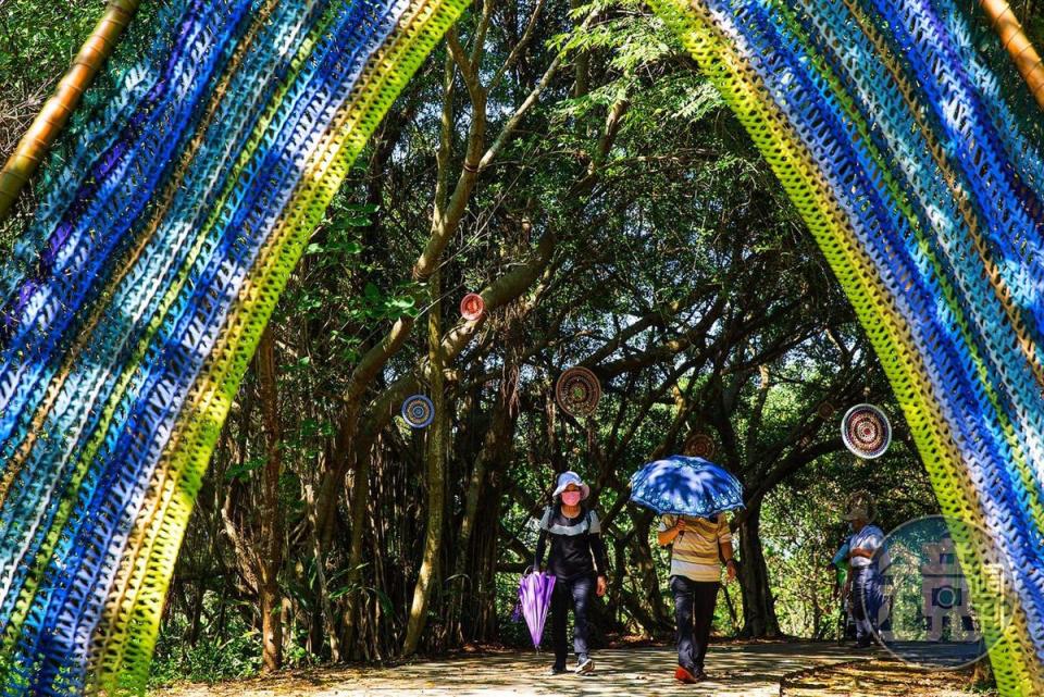 空間藝術家在台灣仍屬少見，本屆特別邀請日本空間藝術家藉著《超日常風景》營造公園空間，希望遊客進入生態豐富的公園環境時，能在層次豐富的場域中休憩。