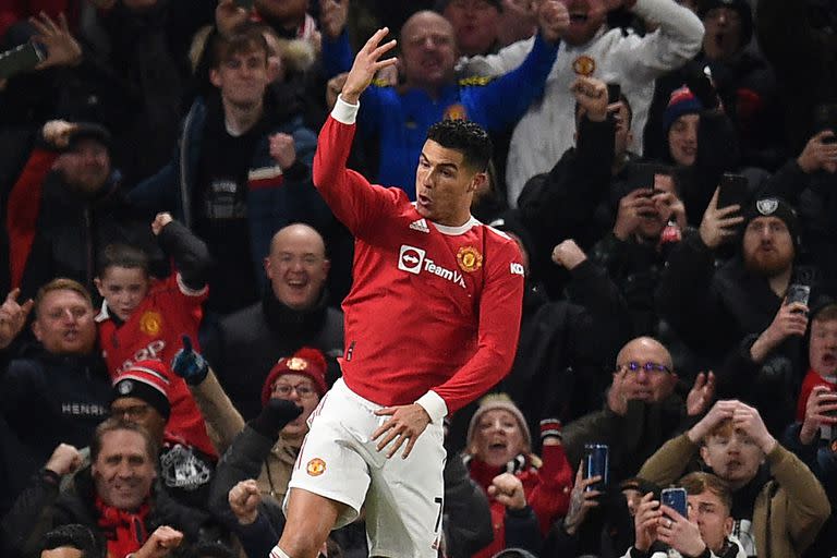 El cl&#xe1;sico festejo de Cristiano Ronaldo, esta vez por el penal que le dio el triunfo a Manchester United sobre Arsenal y que fue el gol 801 de su trayectoria.