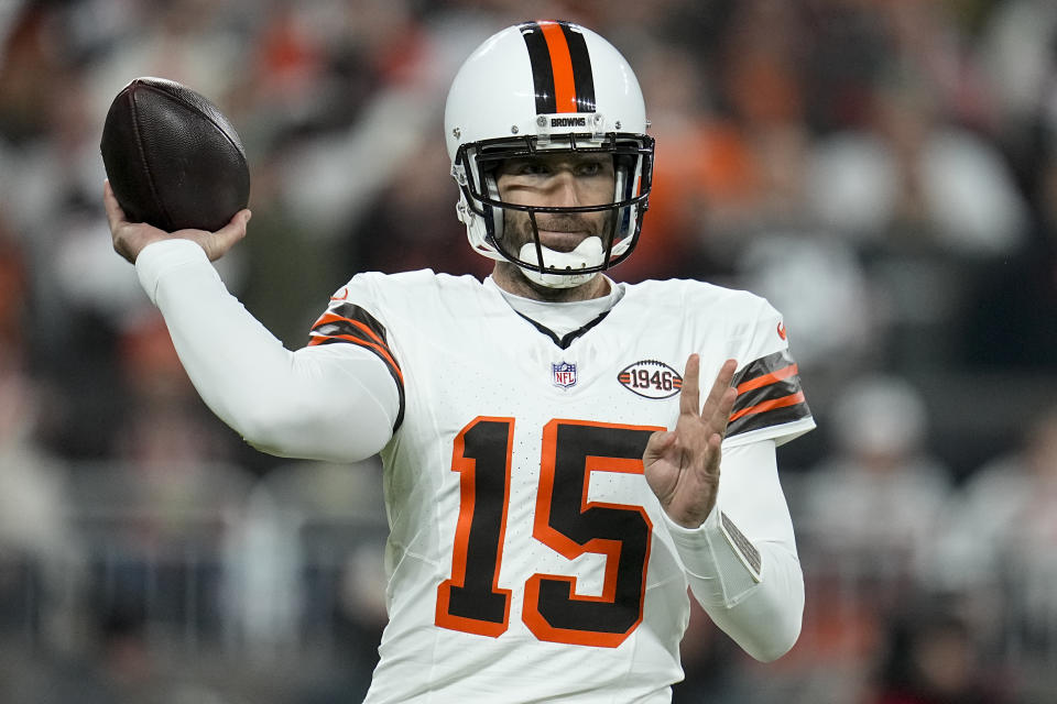 Cleveland Browns quarterback Joe Flacco passes against the New York Jets during the first half of an NFL football game Thursday, Dec. 28, 2023, in Cleveland. (AP Photo/Sue Ogrocki)