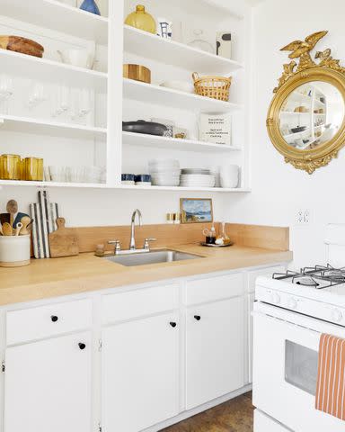 <p>Jess Bunge for <a href="https://stylebyemilyhenderson.com/blog/jess-moto-you-have-to-see-how-she-hacked-her-kitchen-with-diys" data-component="link" data-source="inlineLink" data-type="externalLink" data-ordinal="1">Emily Henderson Design</a> / Photo by Sara Ligorria-Tramp</p>
