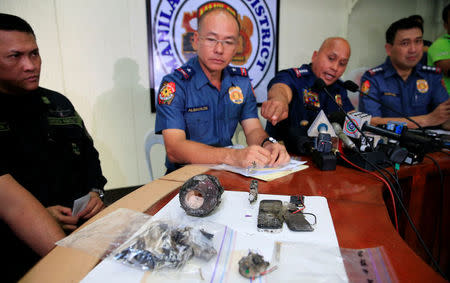 Philippine National Police (PNP) chief Director General Ronald Dela Rosa points at a part of an Improvised Explosive Device (IED) found near the U.S Embassy during a press conference in Manila, Philippines November 28, 2016. REUTERS/Romeo Ranoco