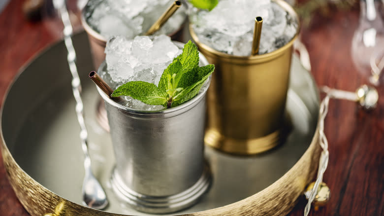 Mint julep cocktails on a tray
