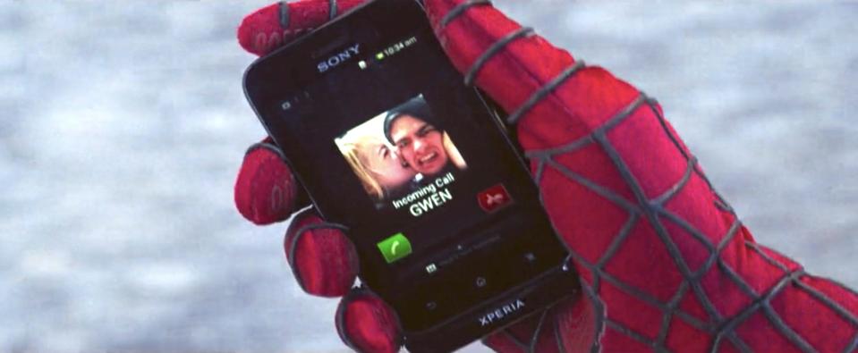 A photo of Peter Parker and Gwen Stacy seen on a phone in "The Amazing Spider-Man 2."