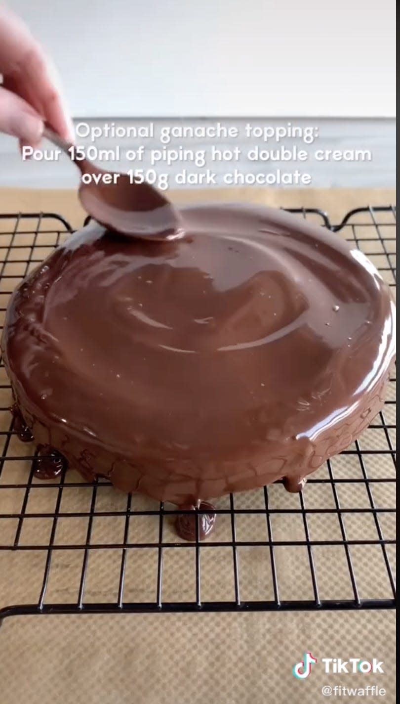 Eloise Head's Oreo cake