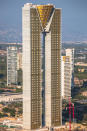 Intempo cuenta con dos torres de 198 metros de altura rectas y unidas de aspecto brutalista y coronadas por un gigantesco diamante de color dorado de estilo art decó. (Foto: Getty Images).