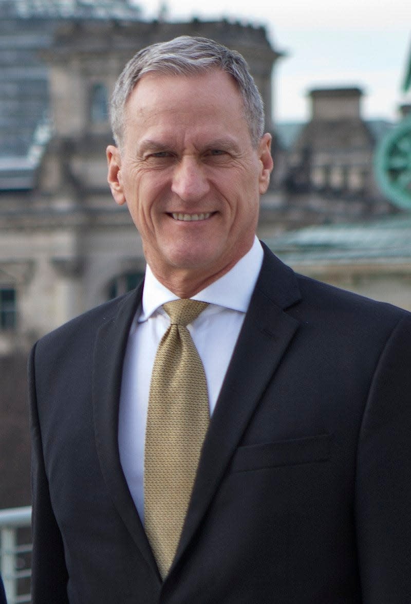 Gov. Dennis Daugaard