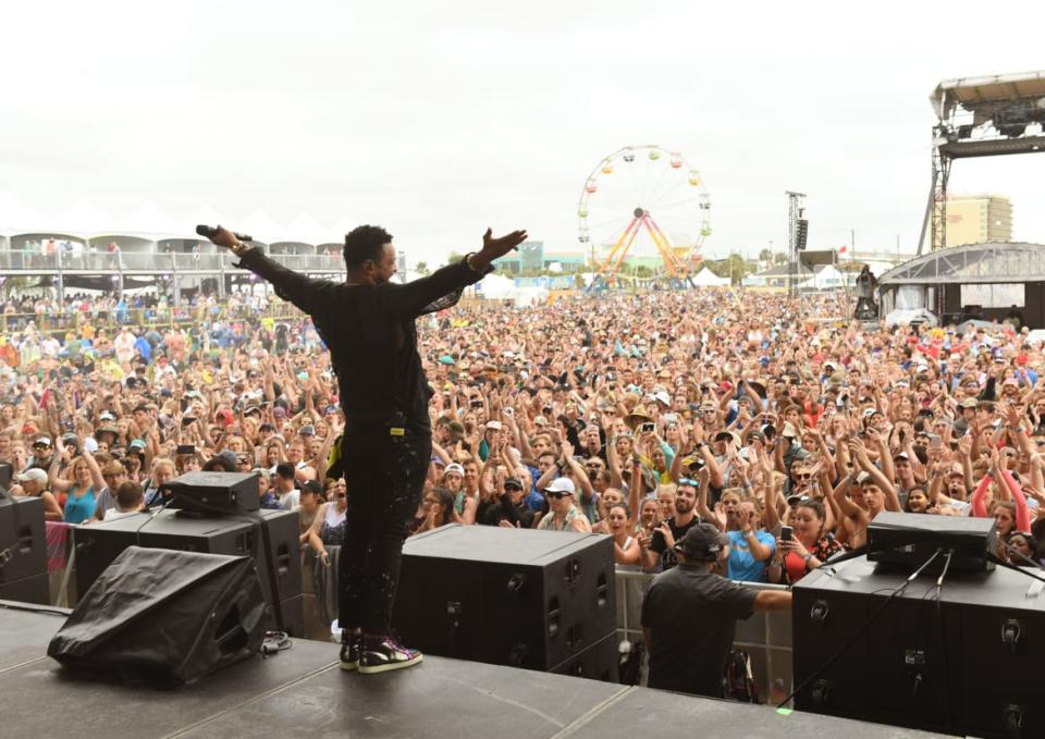 <div class="inline-image__caption"><p>Shaggy performs at the Hangout Stage during 2017 Hangout Music Festival on May 21, 2017, in Gulf Shores, Alabama.</p></div> <div class="inline-image__credit">Kevin Winter/Getty</div>