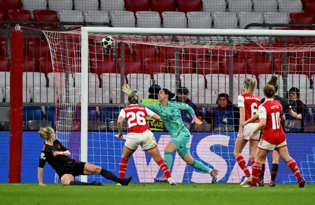 Arsenal close in on Women's Champions League quarter-finals after