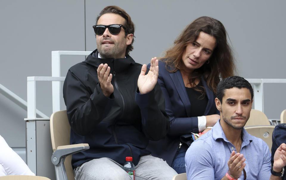 <p>En compagnie de son frère Tom Nicolazo, l'actrice Zoé Felix était présente en tribunes le dimanche 22 mai pour assister au Jour 1 de Roland-Garros. (Photo by Jean Catuffe/Getty Images)</p> 