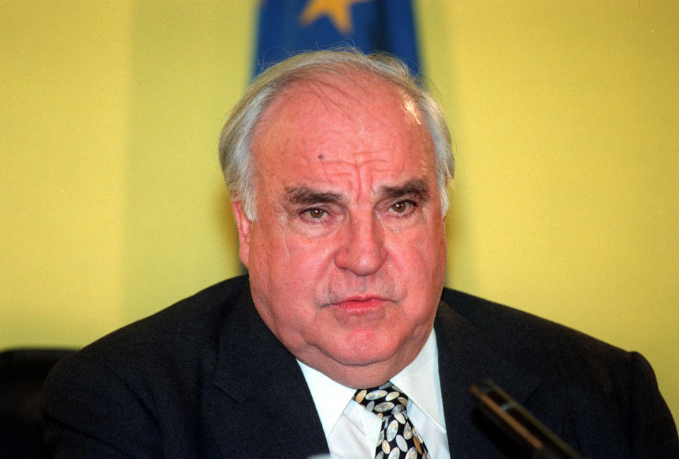 Sein Versprechen, die neuen Bundesländer würden sich bald „in blühende Landschaften verwandelt“, konnte Helmut Kohl nicht halten. (Bild: ddp)