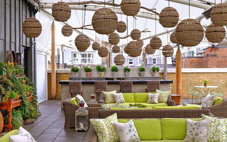 The rooftop bar of Ham Yard Hotel