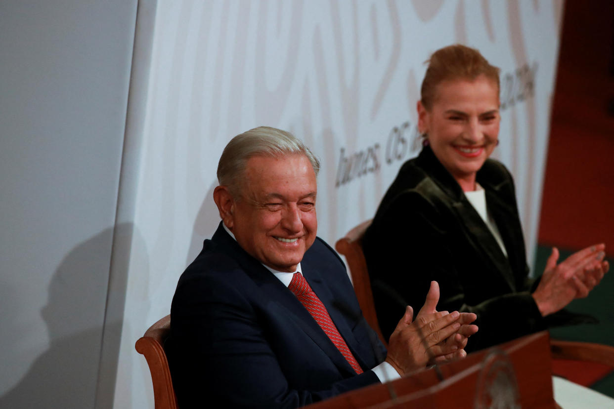 El presidente Andrés Manuel López Obrador (AMLO), presidente de México, el 5 de febrero de 2024 en Palacio Nacional en la presentación de su propuesta de reforma constitucional | Foto:  REUTERS/Henry Romero