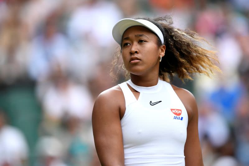 FOTO ARCHIVO. La japonesa Naomi Osaka durante su partido de primera ronda contra la kazaja Yulia Putintseva en Wimbledon, en Londres, Reino Unido