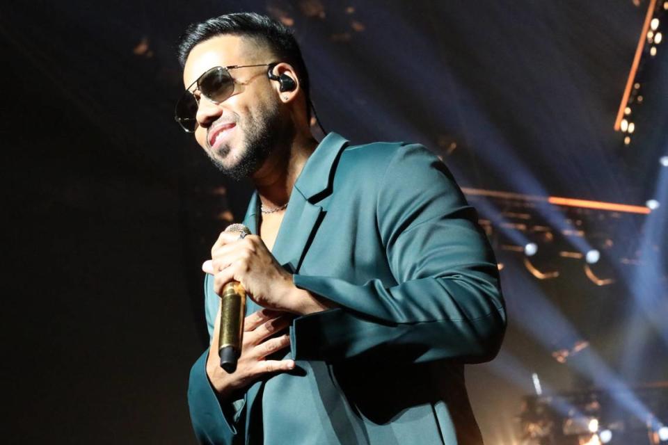 Romeo Santos trajo su gira 'Formula Vol. 3' a Fresno la noche del miércoles 4 de octubre, en el Save Mart Center.