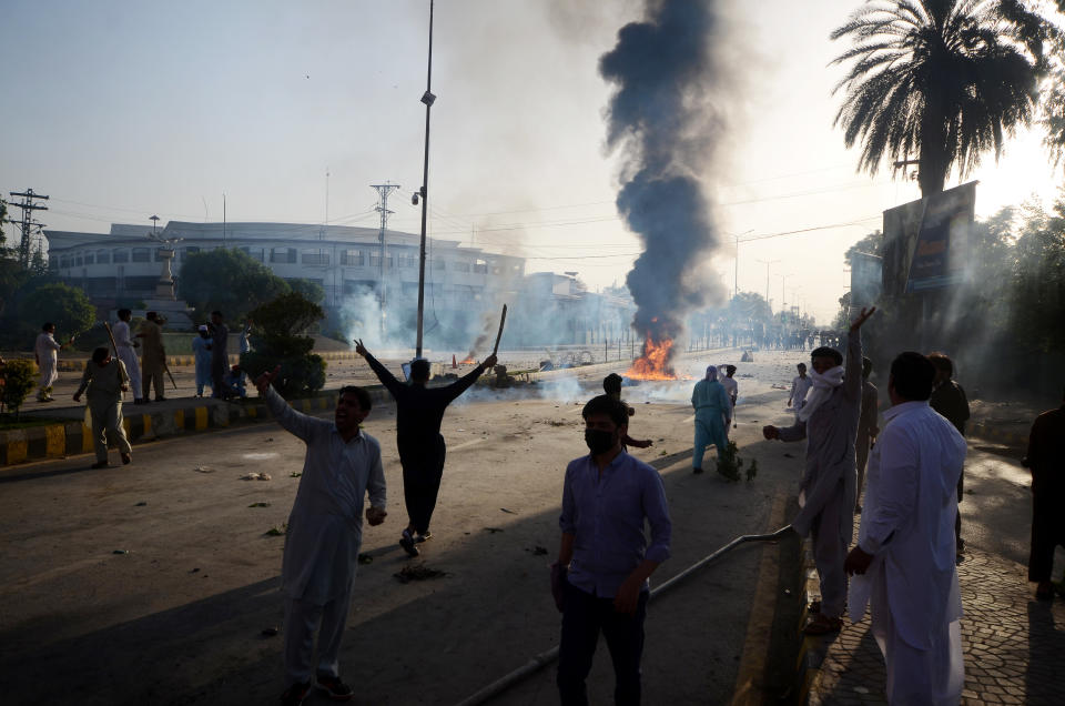 Protests break out against arrest of Pakistan's ex-premier (Hussain Ali / Anadolu Agency via Getty Images)