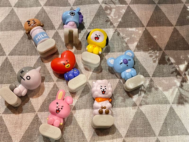 全聯與「宇宙明星BT21」攜手合作推出積分換購活動，共有3種、24款換購商品。（圖／記者馮珮汶攝）