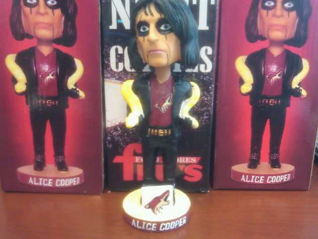 Here's the Alice Cooper Coyotes Bobblehead you'll welcome to your nightmares