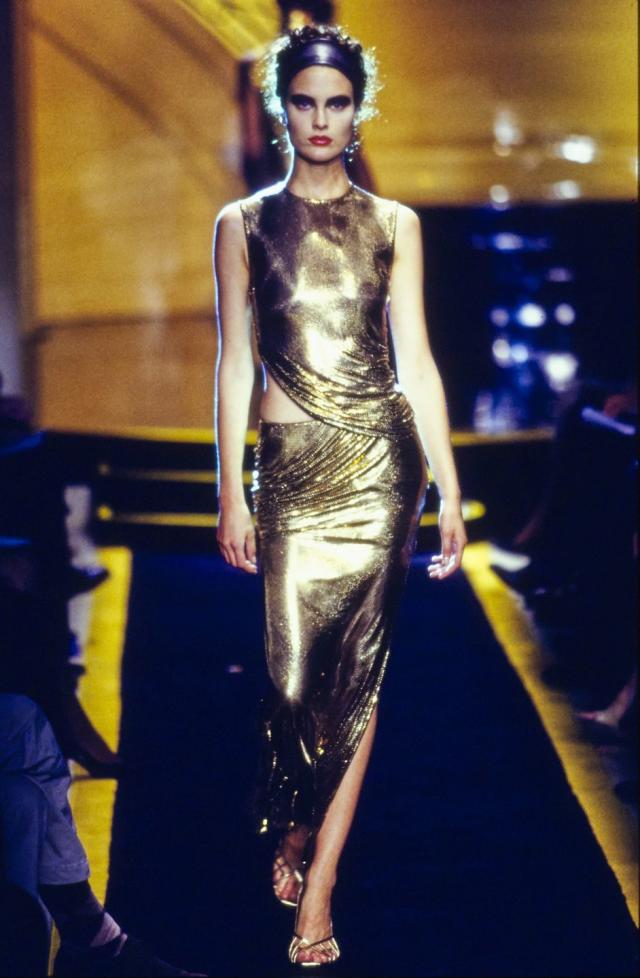 Supermodels, Celebrities, and Dominatrixes—Versace's Most Iconic Runway  Moments