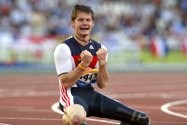 Germany's Wojtek Czyz celebrates winning the men’s 200m T42 final at the 2004 Paralympics in Athens