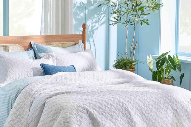s Best-Selling Quilt Set Right Now Is Both 'Lightweight