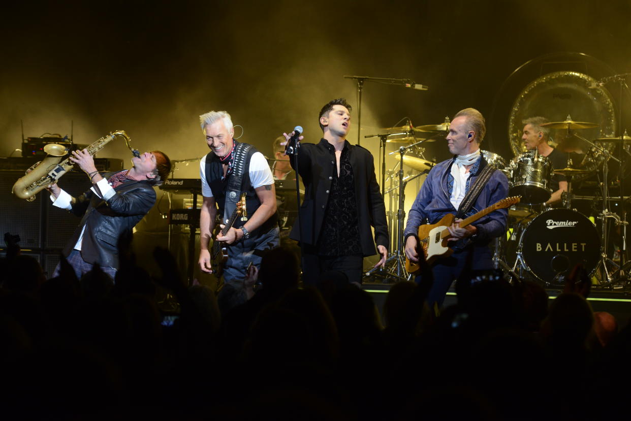  Steve Norman, Martin Kemp, Ross William Wild, Gary Kemp and John Keeble of Spandau Ballet perform on stage at Eventim Apollo on October 29, 2018 in London, England.  (Photo by Dave J Hogan/Dave J Hogan/Getty Images)