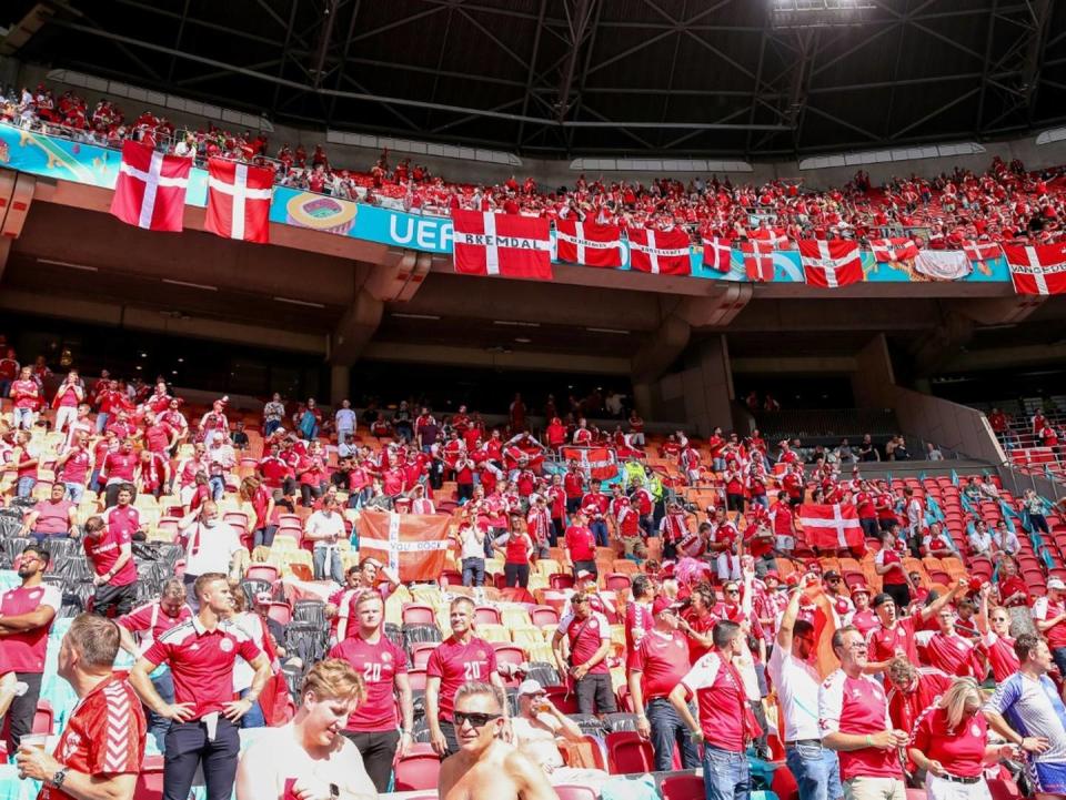 Fast 8000 dänische Fans in Wembley