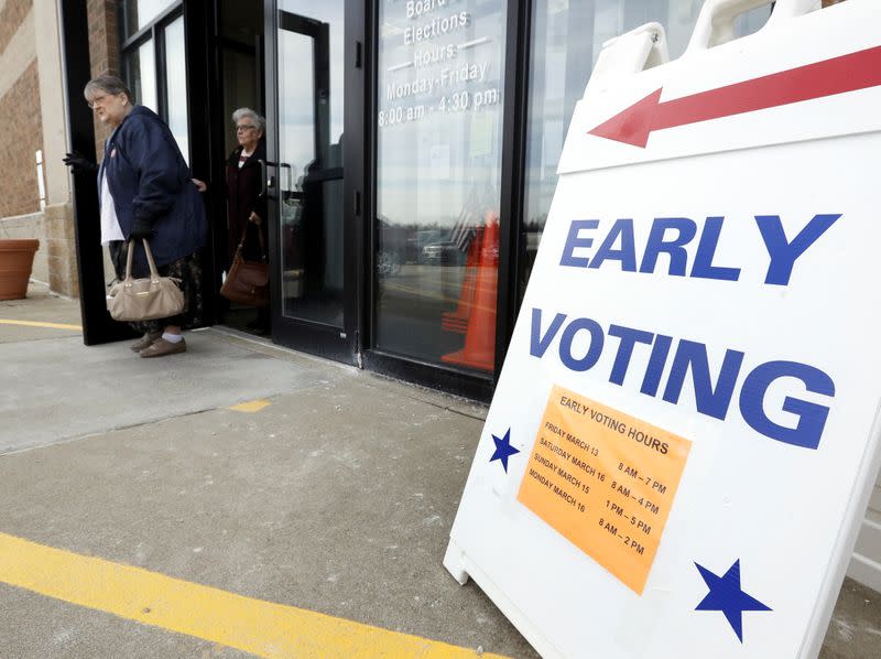 People cast their early votes for the Ohio Primary Election