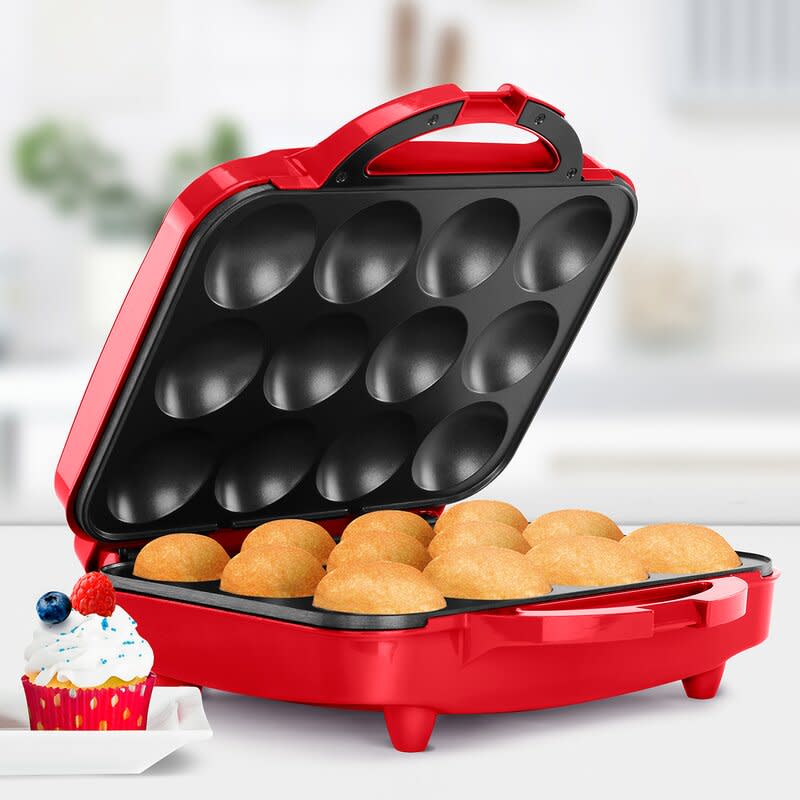 <p><a href="https://go.redirectingat.com?id=74968X1596630&url=https%3A%2F%2Fwww.wayfair.com%2Fkitchen-tabletop%2Fpdp%2Fholstein-housewares-cupcake-maker-gcqo1000.html&sref=https%3A%2F%2Fwww.housebeautiful.com%2Fentertaining%2Fholidays-celebrations%2Fg23437650%2Ffamily-christmas-gifts%2F" rel="nofollow noopener" target="_blank" data-ylk="slk:Shop Now;elm:context_link;itc:0;sec:content-canvas" class="link rapid-noclick-resp">Shop Now</a></p><p>Cupcake Maker </p><p>wayfair.com</p><p>$58.01</p><span class="copyright">Wayfair</span>