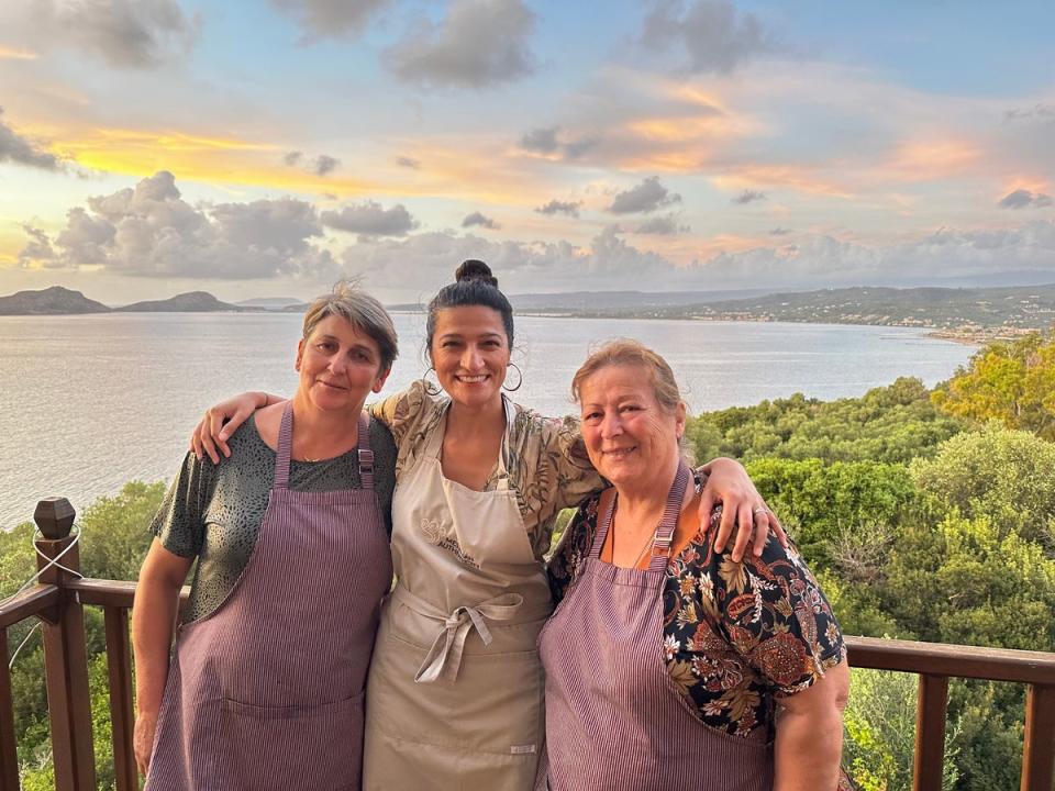 Radhika with Loula and Anna in Pylos (Radhika Aligh)