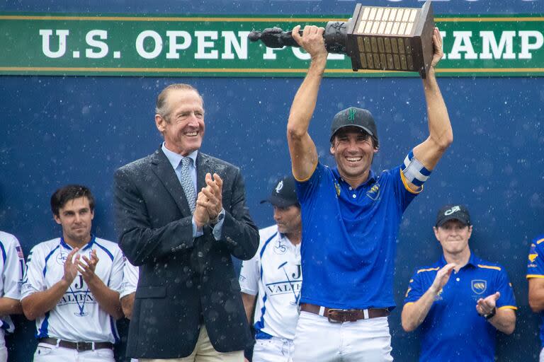 Hilario Ulloa, campeón del Abierto de Estados Unidos en 2023; el jugador de 38 años es el más exitoso del polo por fuera de La Dolfina, Ellerstina y La Natividad, y este sábado encabezará al seleccionado argentino contra Inglaterra.