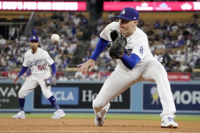 Barnes homers for first time in nearly a year, Dodgers beat Brewers 1-0 for  11th straight victory