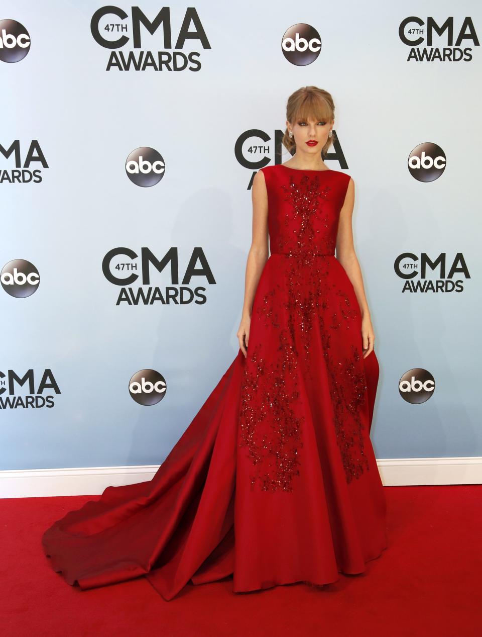 Taylor Swift poses on arrival at the 47th Country Music Association Awards in Nashville