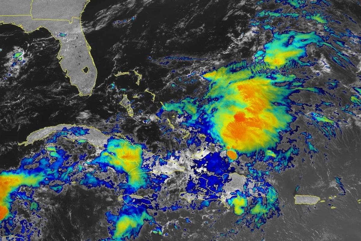 What meteorologists look for in early signs of a future hurricane