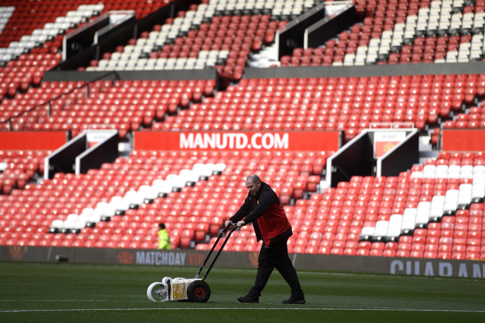 Manchester United have sent their groundsman to China, ahead of their match with Tottenham. (Credit: Getty Images)