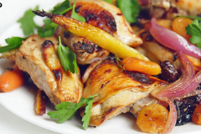 roast chicken with carrots