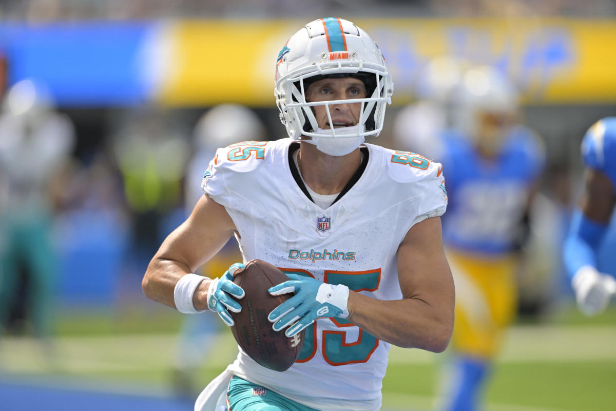 Dolphins place River Cracraft on IR, Erik Ezukanma on NFI