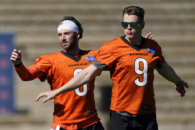 Watch: Joe Burrow wears Brandon Allen's jersey to press conference