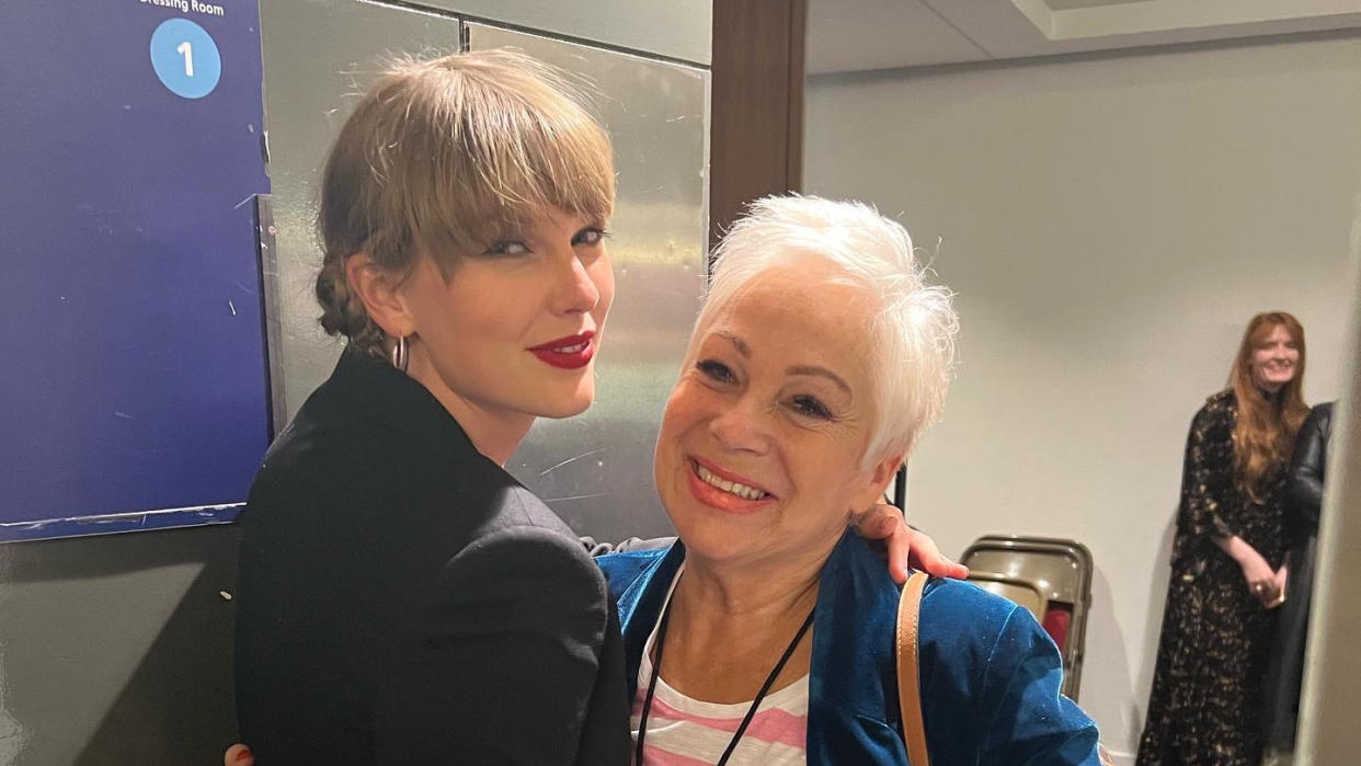Denise Welch grabbed a photo backstage with Taylor Swift at a concert this week. (Instagram/Denise Welch)