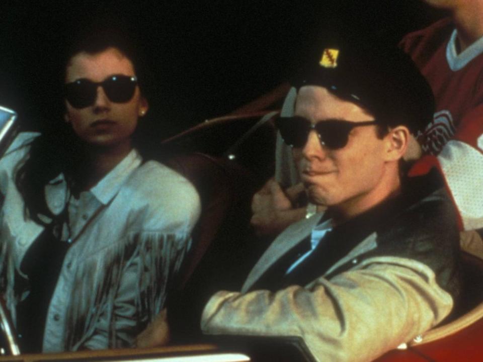 Auch im Ableger von "Ferris macht blau" mit Matthew Broderick (re.) soll der rote Ferrari eine zentrale Rolle spielen. (Bild: imago/United Archives)