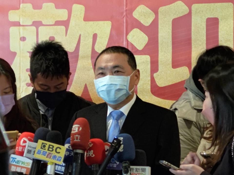 侯友宜上午回應國民黨2024總統初選採全民調。   圖：新北市政府提供