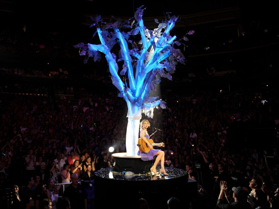 taylor swift speak now tour