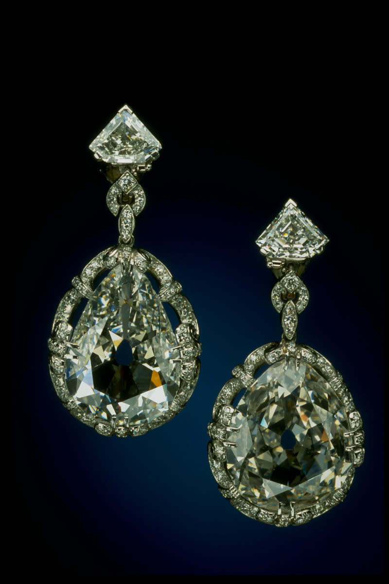 Marie Antoinette's diamond earrings, jewelry, royals