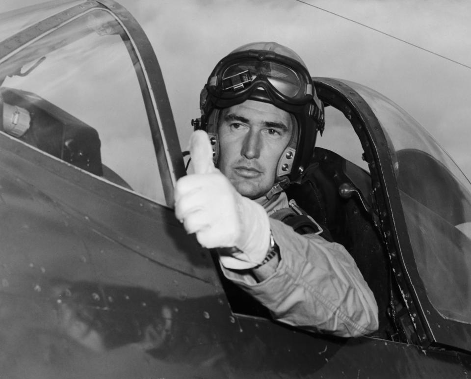 American baseball player Ted Williams (1918 - 2002) of the Boston Red Sox serves in the United States Marine Corps during the Korean War, circa 1952. (Photo by FPG/Hulton Archive/Getty Images)