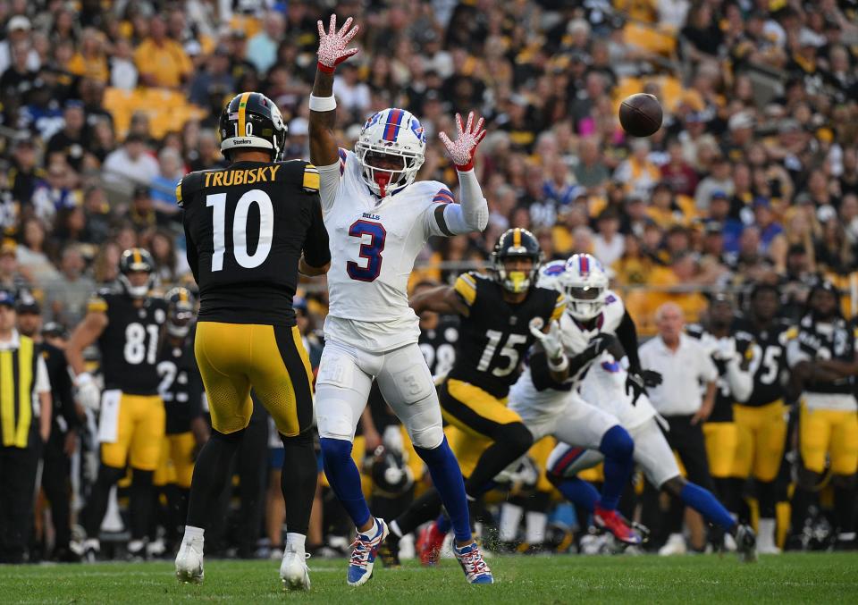 PITTSBURGH, PENNSYLVANIA - AUGUST 19: Mitch Trubisky #10 of the Pittsburgh Steelers attempts a pass under pressure from Damar Hamlin #3 of the Buffalo Bills in the second quarter during a preseason game at Acrisure Stadium on August 19, 2023 in Pittsburgh, Pennsylvania. (Photo by Justin Berl/Getty Images)