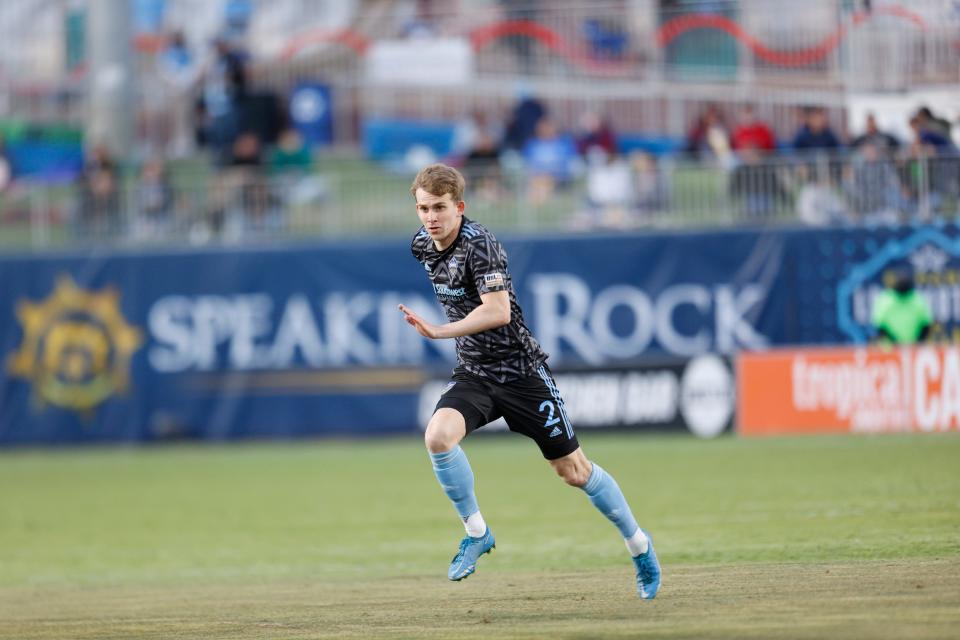 Harry Brockbank is a right back for the El Paso Locomotive