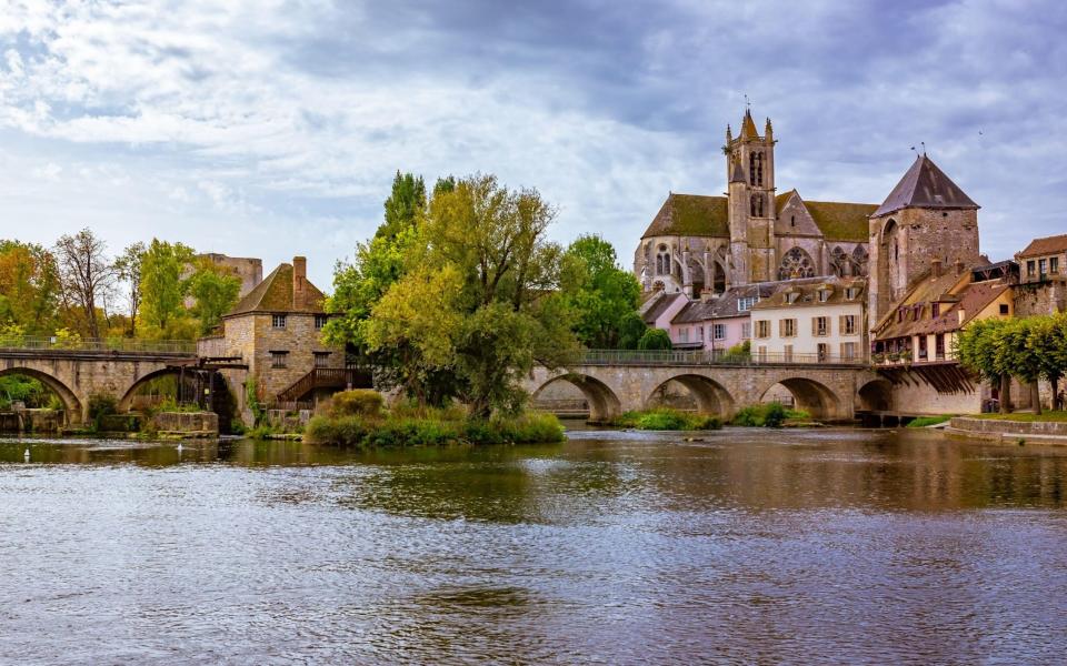 Fontainebleau sits along the rivers of Moret-Loing-et-Orvanne