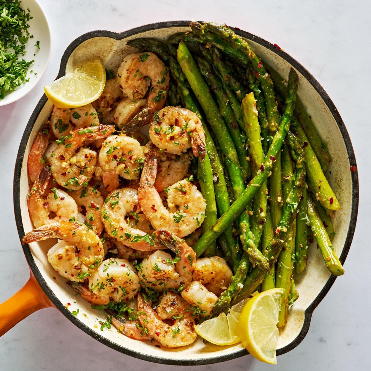 garlic butter shrimp asparagus with lemon