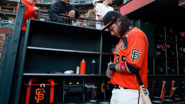 Photos: Giants sign autographs