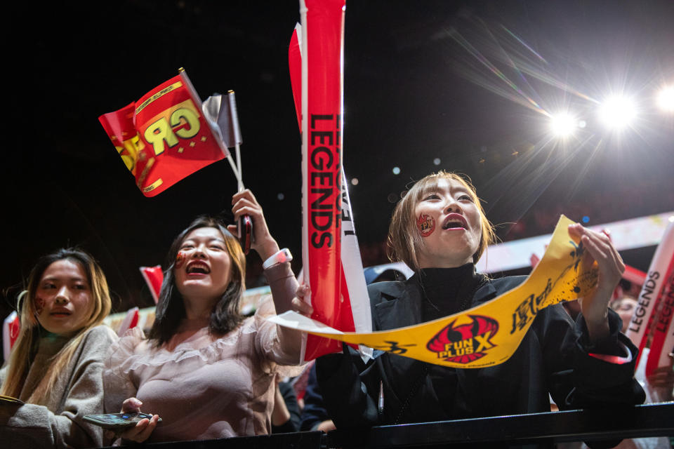 FunPlus Phoenix fans at the 2019 League of Legends World Championship