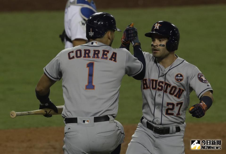 ▲Jose Altuve(右)Carlos Correa接連開轟。（圖／美聯社／達志影像）